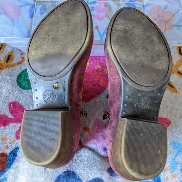 Suede Lucky Brand Brolley Booties Red/Wine - Picture 6 of 7